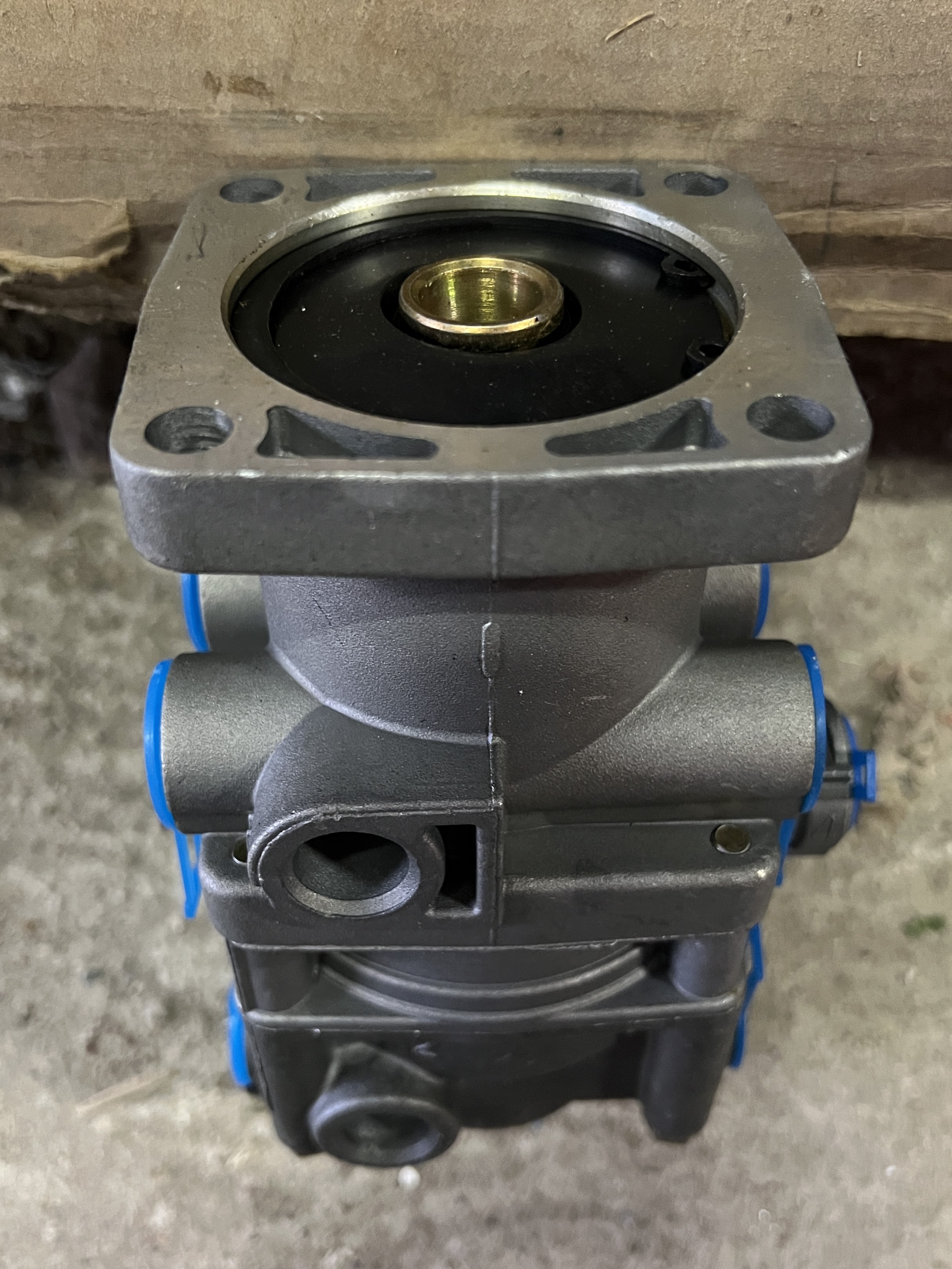 Кран тормозной главный 4613150760